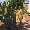 Sylvie Tellier prend la pose à "La Quinta Resort & Club", l'hôtel où elle séjourne avec les Miss régionales en Californie.