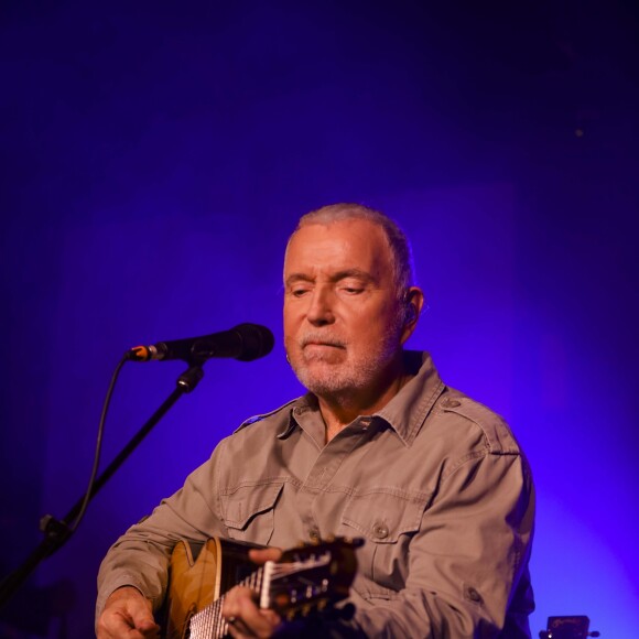 Bernard Lavilliers en concert lors du 1er Printemps des Nuits du Sud à Vence, France, le 30 mars 2017.