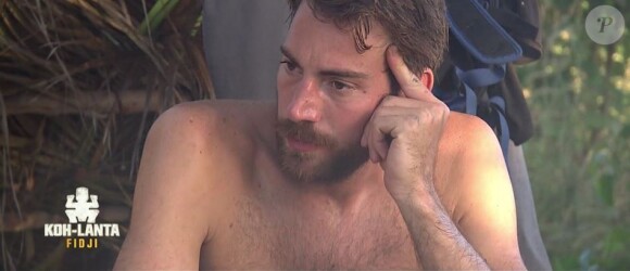 Romain dans "Koh-Lanta Fidji" (TF1), vendredi 24 novembre 2017.