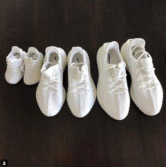 Ana Ivanovic annonce être enceinte de son premier enfant sur Instagram le 22 novembre 2017 en publiant une photo de trois paires de baskets.