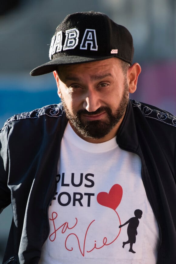 Semi-exclusif - Cyril Hanouna - Pour la 12ème année consécutive, l'association "Plus fort la vie" créée par JC Darmon, a organisé un match de football en présence de nombreuses personnalités au stade Jean Bouin à Paris, le 15 octobre 2017. Ce match, soutenu par de nombreux sponsors, a permis une très belle recette qui viendra en aide aux enfants de l'association. © Pierre Perusseau/Bestimage15/10/2017 - Paris