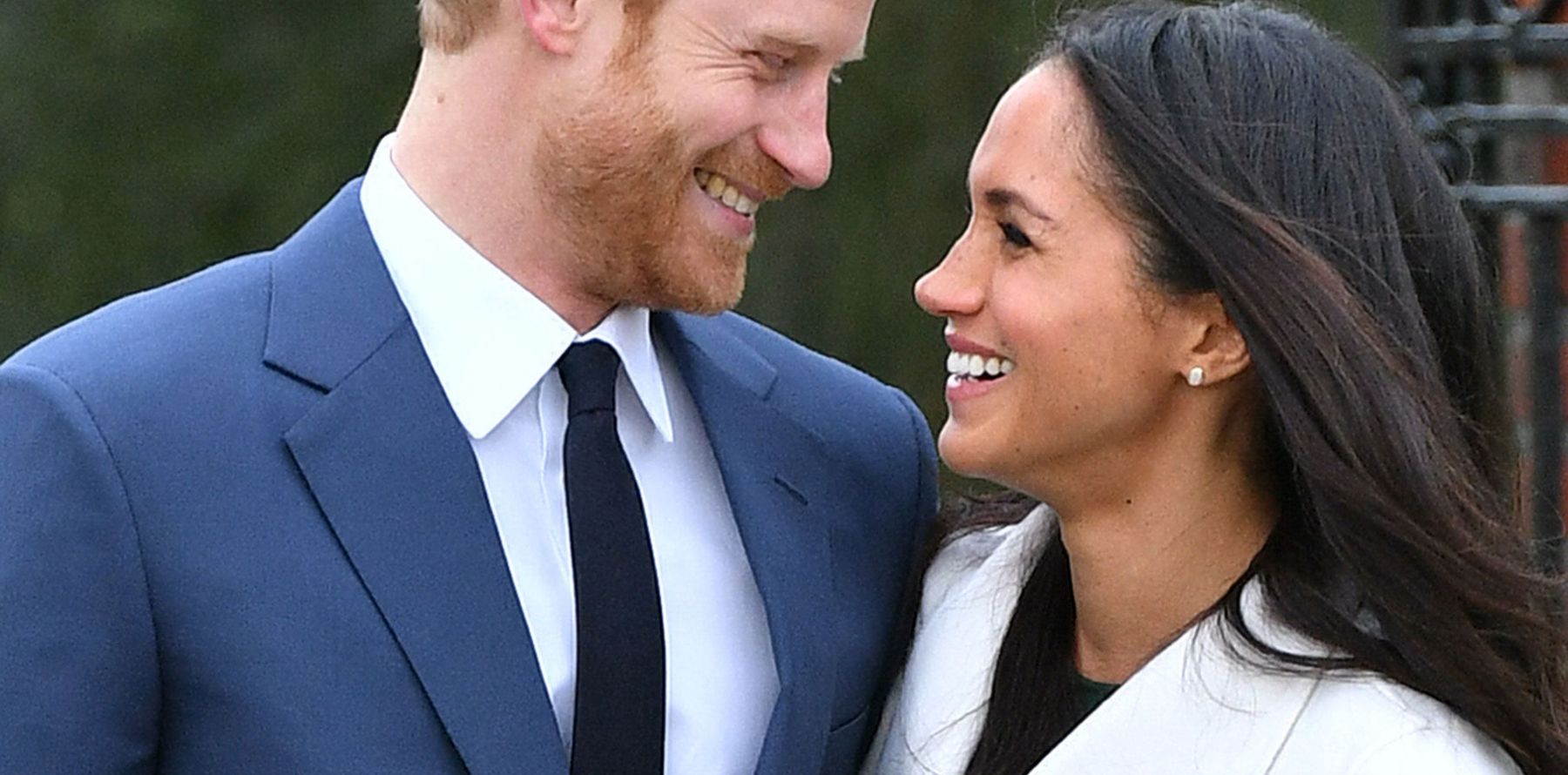 Prince Harry Et Meghan Markle Les Photos Des Fiançailles Ivres Damour Purepeople 