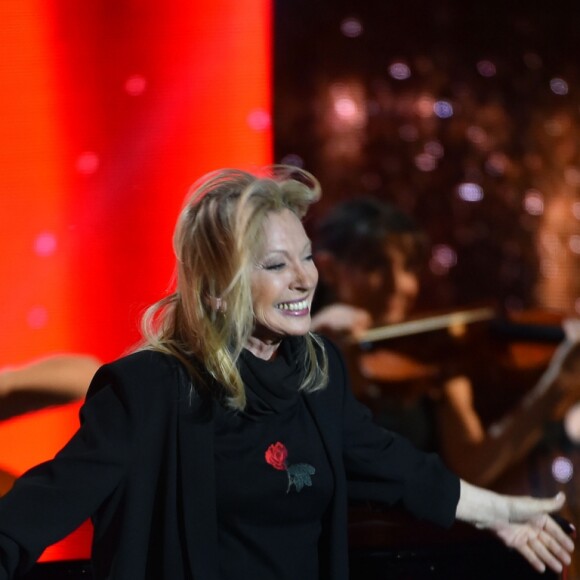 Exclusif - Véronique Sanson - Emission "La chanson de l'année fête la musique" dans les arènes de Nîmes, diffusée en direct sur TF1 le 17 juin 2017. Pour la treizième édition de La Chanson de L'année, c'est l'artiste Amir avec son titre "On dirait" qui a été plébiscité par les votes du public. © Bruno Bebert/Bestimage