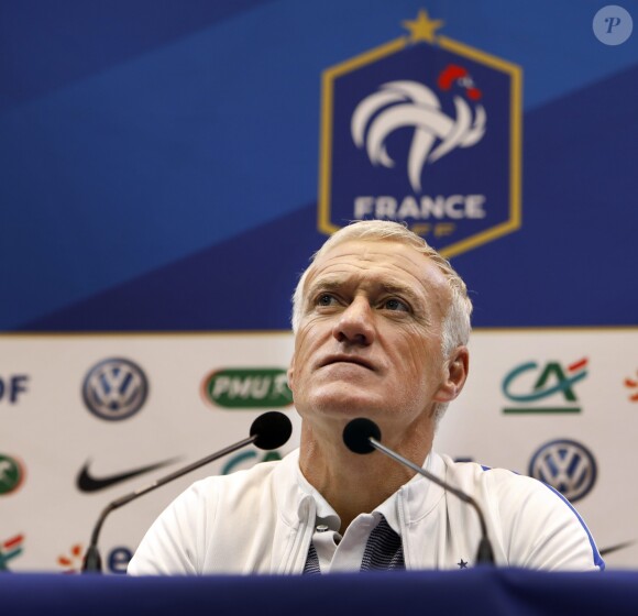Le sélectionneur de l'équipe de France (Les Bleus), Didier Deschamps, pendant une conférence de presse à Clairefontaine-en-Yvelines, France, le 7 novembre 2016, avant le match de qualification de la coupe du monde 2018 contre la Suède au Stade de France le 11 novembre.