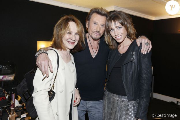 Exclusif - Nathalie Baye et Laura Smet avec le rockeur Johnny Hallyday au POPB de Bercy, le 15 juin 2013.