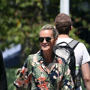 Exclusif - Johnny Hallyday va déjener avec sa femme Laeticia, ses filles Jade et Joy et un ami au restaurant Scopa Italian Roots à Venice le 21 mai 2017.