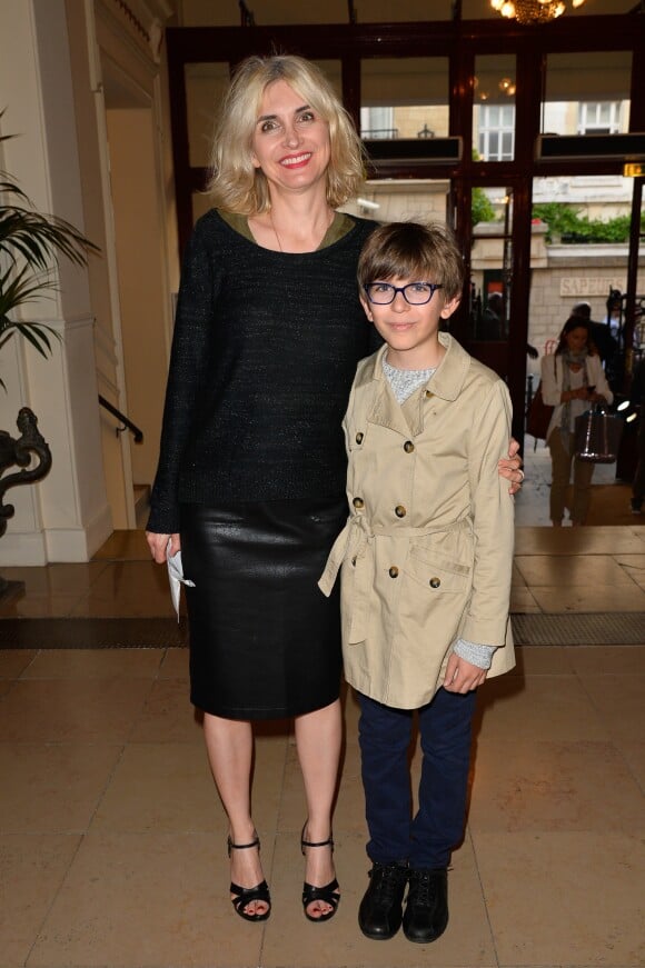 Exclusif - Severine Servat et son fils Joseph lors de l'enregistrement de l'émission "On se refait Palmade" au Théâtre de Paris, le 22 mai 2017.