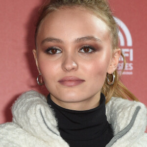 La marraine Lily-Rose Depp lance les illuminations de l'avenue des Champs-Elysées à Paris, France, le 22 novembre 2017. © Coadic Guirec/Bestimage