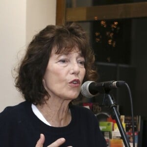 Jane Birkin, la main dans le plâtre, lors de l'inauguration de l'exposition photo "Actrices" de Kate Barry à l'Institut Français de Berlin le 2 décembre 2017 © Future Images / Zuma Press / Bestimage