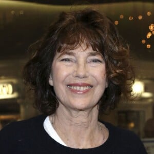 Jane Birkin, la main dans le plâtre, lors de l'inauguration de l'exposition photo "Actrices" de Kate Barry à l'Institut Français de Berlin le 2 décembre 2017 © Future Images / Zuma Press / Bestimage