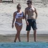 Exclusif - Hilary Duff et son compagnon Matthew Koma profitent d'une belle journée ensoleillée en amoureux sur une plage au Costa Rica. Le 15 février 2017