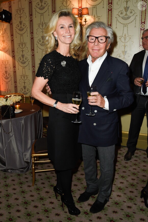 Exclusif - Jean-Daniel Lorieux et sa femme Laura Restelli-Brizard - Dîner pour le lancement du fond "Enfants à Coeur - Mireille Darc" au profit de La Chaîne de l'Espoir au Pavillon Ledoyen à Paris. Le 29 novembre 2017. Chaque table portait le nom d'un film de Mireille Darc. © Olivier Borde-Coadic Guirec / Bestimage