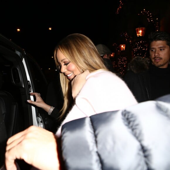 Mariah Carey avec son compagnon Bryan Tanaka et son fils Moroccan quittent l'hôtel Plaza Athénée pour aller faire du shopping chez Hermès et à la boutique Disney. Ils iront dîner ensuite à l'hôtel Royal Monceau. Paris le 8 décembre 2017.