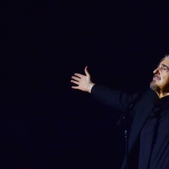 Exclusif - Concert de Serge Lama à la salle Pleyel à Paris - Jour 2. Le 24 novembre 2017 © Giancarlo Gorassini / Bestimage