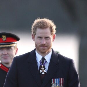 Le prince Harry représentait la reine Elizabeth II le 15 décembre 2017 lors de la revue des troupes de la Parade de la Souveraine, marquant la sortie d'une nouvelle promotion d'officiers de l'Académie militaire royale de Sandhurst.
