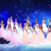 Les 30 Miss régionales rendent hommage à Johnny Hallyday en tenue de gala - Concours Miss France 2018. Sur TF1, le 16 décembre 2017.