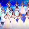 Les 30 Miss rendent hommage à l'icône Johnny Hallyday en tenue de gala - Concours Miss France 2018. Sur TF1, le 16 décembre 2017.