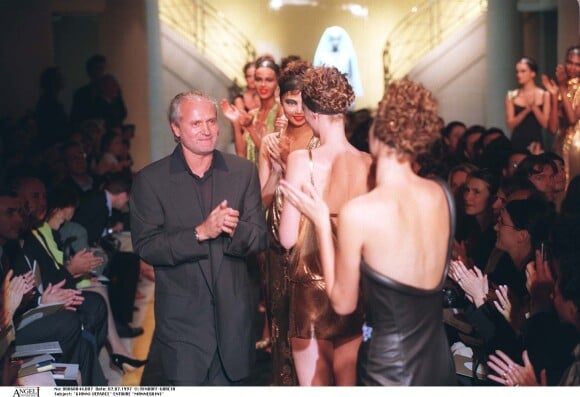 Gianni Versace - Défilé Versace, collection Haute Couture automne-hiver 1997-98. Paris, juillet 97.