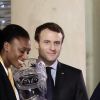 Laura Flessel (Ministre des Sports), le Président de la République Emmanuel Macron et sa femme Brigitte Macron (Trogneux) reçoivent les championnes du monde de handall au Palais de l'Elysée à Paris, le 18 décembre 2017. © Stéphane Lemouton/Bestimage