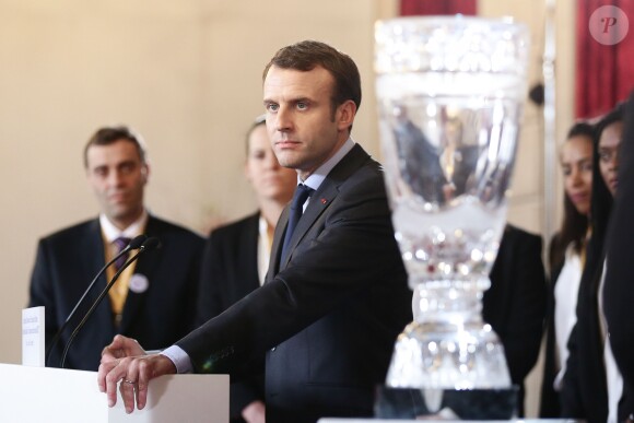 Le président de la République Emmanuel Macron reçoit les championnes du monde de Handball au Palais de l'Elysée, Paris, France, le 18 décembre 2017. © Stéphane Lemouton/Bestimage