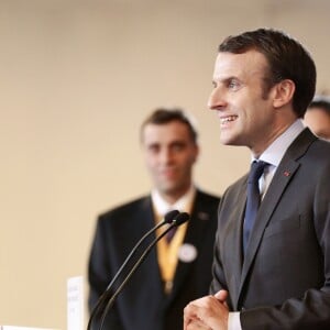 Le président de la République Emmanuel Macron reçoit les championnes du monde de Handball au Palais de l'Elysée, Paris, France, le 18 décembre 2017. © Stéphane Lemouton/Bestimage