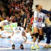 Beatrice Edwige célèbrent sa victoire - L'équipe de France de handball féminin a remporté son deuxième Championnat du monde en battant la Norvège (23-21) à Hambourg, le 17 décembre 2017. © JLPPA/Bestimage