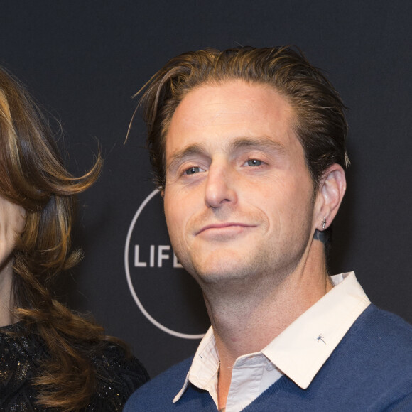 Cameron Douglas et sa compagne Viviane Thibes (enceinte) - Projection du film "Cocaine Godmother: The Griselda Blanco Story" au NeueHouse Madison Square à New York City, le 30 novembre 2017.