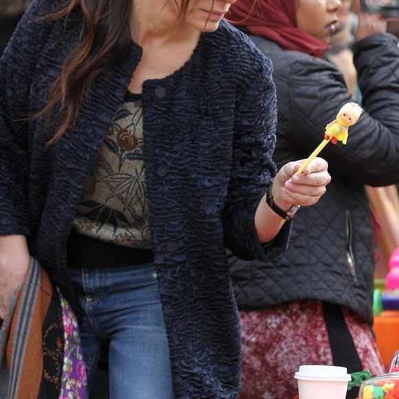 Sandra Bullock et Mindy Kaling sur le tournage de "Oceans 8" à New York, le 13 décembre 2016