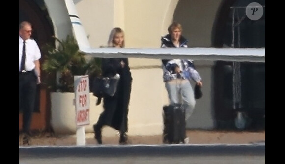 Justin Bieber et Selena Gomez prennent un jet privé à Van Nuys, le 16 décembre 2017