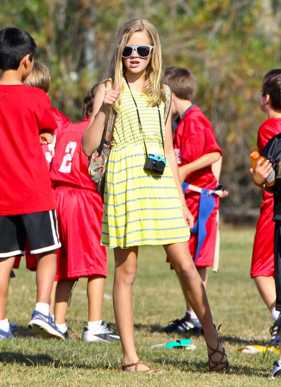 Ava, la fille de Reese Witherspoon et Ryan Phillippe en 2012 lors du match de foot de son frère Deacon