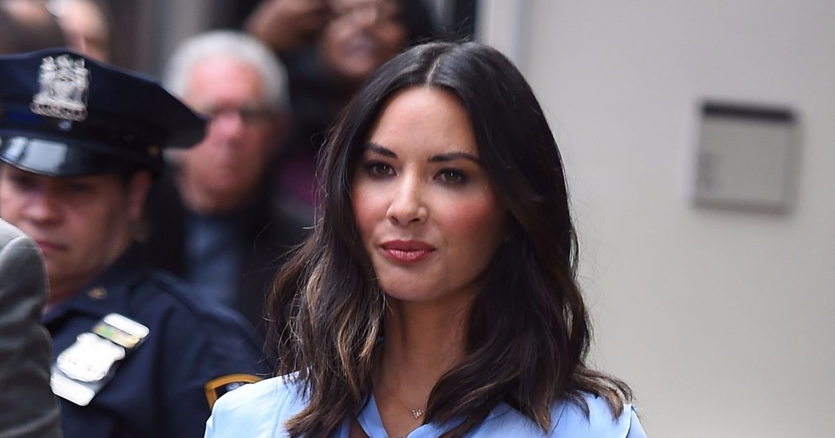 Olivia Munn arrive à l'émission Good Morning America à New York, le 19