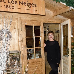 Mathilde Seigner - Inauguration du "Chalet les Neiges 1850" sur la terrasse de l'Hôtel Barrière Le Fouquet's à Paris le 27 novembre 2017. Lors de la soirée une partie de Boboules a été organisée. © Coadic Guirec/Bestimage