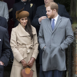Meghan Markle et le prince Harry à la messe de Noël avec la famille royale d'Angleterre, le 25 décembre 2017 à Sandringham.