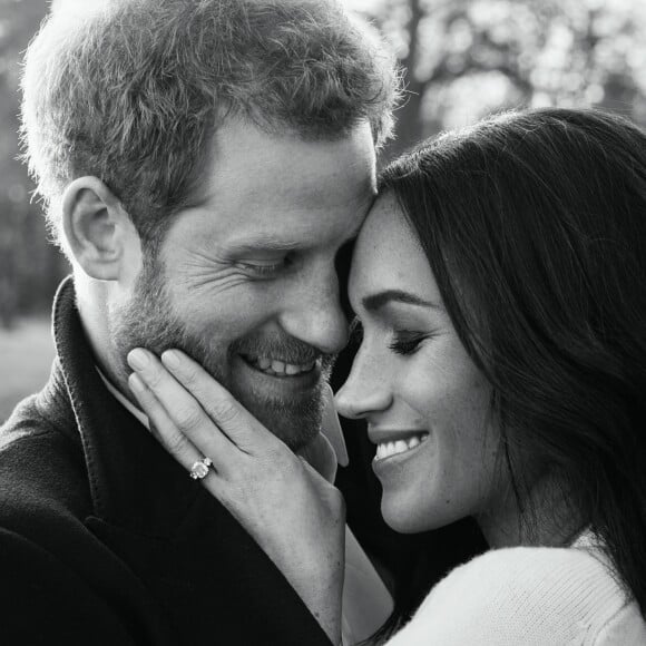 Le prince Harry et Meghan Markle, portrait officiel réalisé le 21 décembre 2017 à Frogmor House, Windsor, dans le cadre de leurs fiançailles. © Alexi Lubomirski/Pa Wire/ABACAPRESS.COM