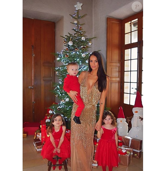 Jade Lagardère et ses trois enfants fêtent Noël. Décembre 2017.
