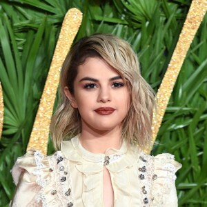 Selena Gomez aux British Fashion Awards 2017 à Londres. Le 4 décembre 2017.