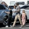 Exclusif - David Beckham emmène ses enfants Cruz, Romeo et Harper prendre le petit déjeuner à West Hollywood, le 11 août 2017.