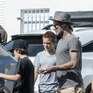 Exclusif - David Beckham emmène ses enfants Cruz, Romeo et Harper prendre le petit déjeuner à West Hollywood, le 11 août 2017.