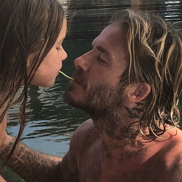 Victoria Beckham publie une photo de son mari David et leur fille Harper partageant une spaghetti. Instagram, le 4 janvier 2018.