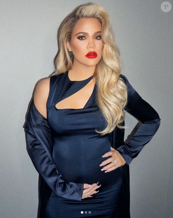 Khloé Kardashian faisant la promotion de la deuxième saison de son émission "Revenge Body". La star est enceinte de six mois. Janvier 2018.