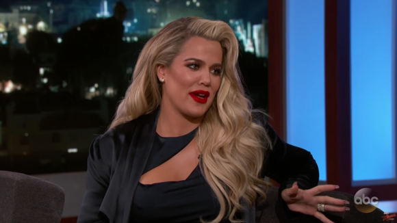 Khloé Kardashian a caché sa grossesse à sa famille : "On voulait leur dire..."