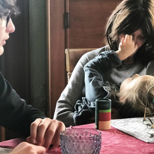 Carla Bruni avec ses enfants, Aurélien et Giulia, sur Instagram le 5 janvier 2018.