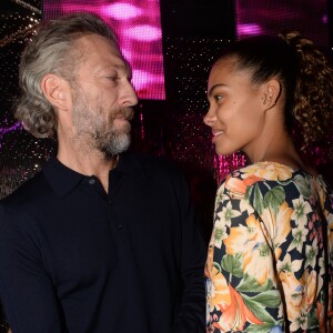 Exclusif - Vincent Cassel et sa compagne Tina Kunakey au VIP Room à Paris, France, le 1 er décembre 2016. © Rachid Bellak/Bestimage