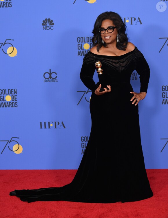 Oprah Winfrey (prix Cecil B. DeMille), portant une robe Atelier Versace - Pressroom - 75ème cérémonie annuelle des Golden Globe Awards au Beverly Hilton Hotel à Los Angeles, le 7 janvier 2018. © Chris Delmas/Bestimage