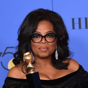 Oprah Winfrey (prix Cecil B. DeMille), portant une robe Atelier Versace - Pressroom - 75ème cérémonie annuelle des Golden Globe Awards au Beverly Hilton Hotel à Los Angeles, le 7 janvier 2018. © Chris Delmas/Bestimage