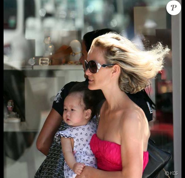 Laeticia Hallyday Pause Tendresse Avec Joy Sous Le Soleil De Saint Barth Purepeople Laeticia Hallyday Pause Tendresse Avec Joy Sous Le Soleil De Saint Barth Purepeople