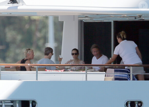 Exclusif - La princesse Mary et le prince Frederik de Danemark sur un yacht au large de Sydney en Australie le 13 décembre 2017, qu'ils ont loué le temps de leurs vacances pour les fêtes de fin d'année.