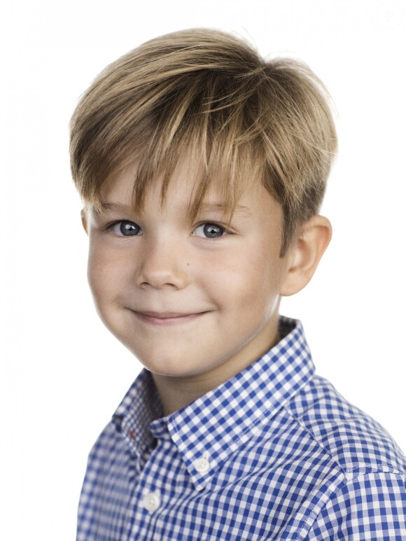 Le prince Vincent de Danemark, fils du prince Frederik et de la princesse Mary, a eu 7 ans le 8 janvier 2018, date où a été dévoilé ce portrait, en même temps que sa soeur jumelle Josephine. © Jens Rosenfeldt / Cour royale de Danemark