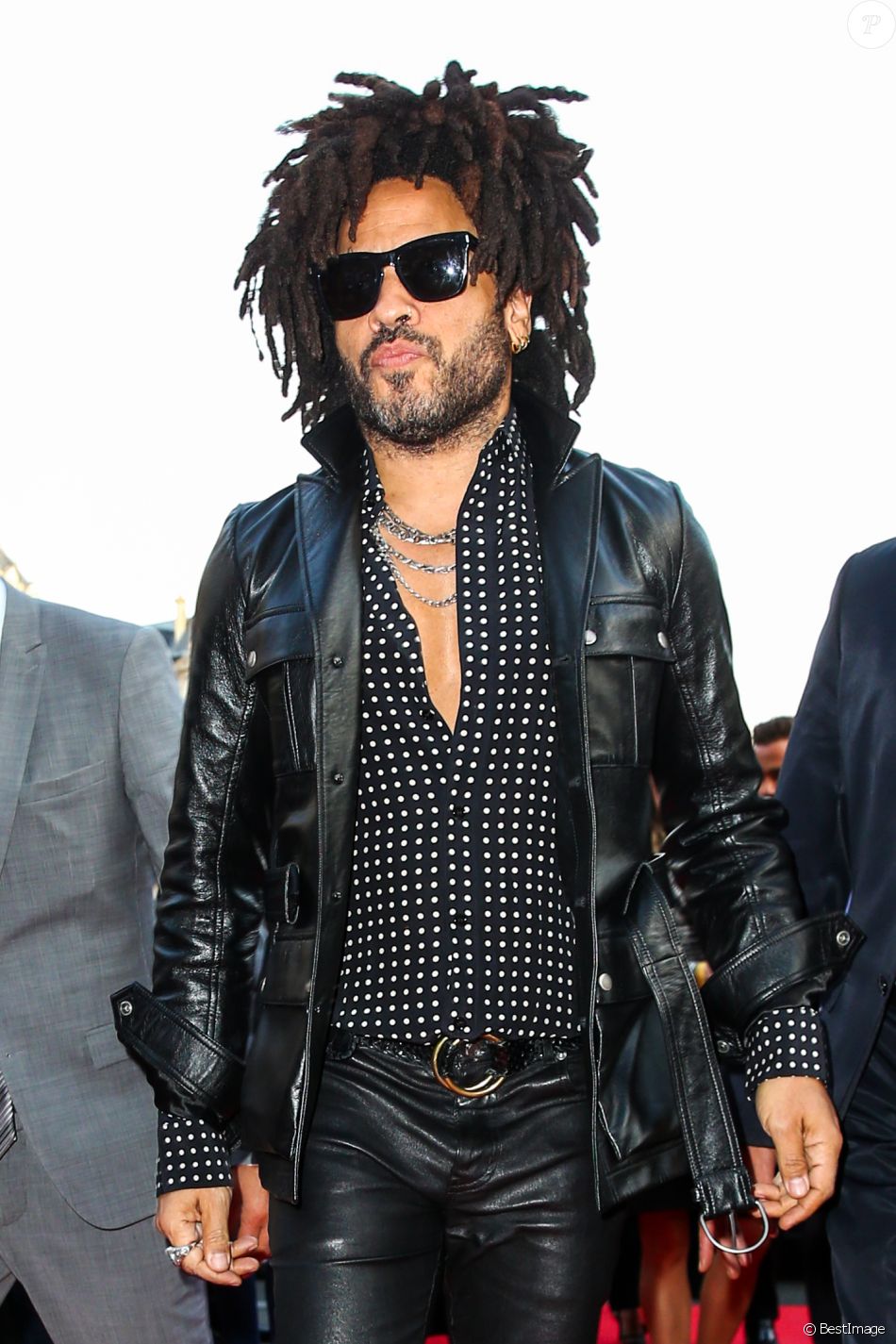 Lenny kravitz again. Ленни Кравиц. Ленни Кравиц сейчас. Ленни Кравиц Париж. Ленни Кравиц 421.