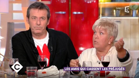 Jean-Luc Reichmann et Mimie Mathy s'expriment sur leurs différences physiques sur le plateau de "C à Vous" (France 5) mercredi 10 janvier 2018.